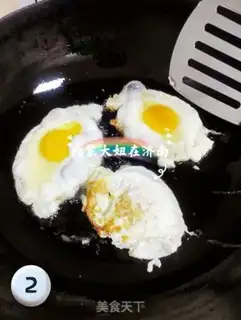 Make Potato omelet noodles step 1