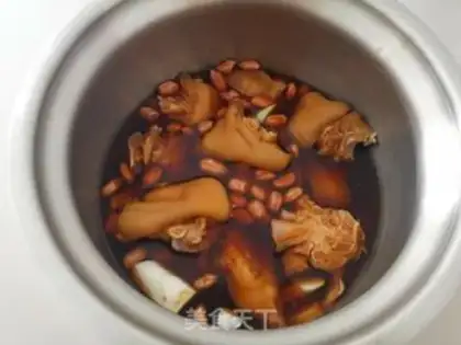Make A beer and a pig hoof step 4