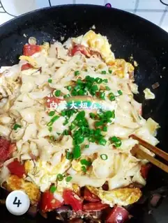 Make Potato omelet noodles step 3
