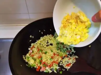 Make Gold egg fried rice step 11