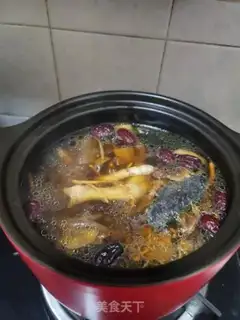 Make Roast chicken and seven fungus mushroom soup step 6