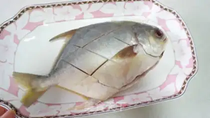 Make The soy sauce boils the fish step 0