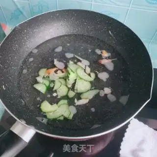 Make cucumber pickles and omelet soup step 3