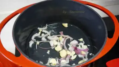 Make The soy sauce boils the fish step 1