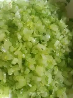 Make Celery pork dumplings step 3