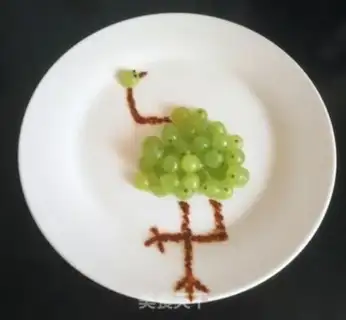 Make Grape ostrich fruit plate step 6