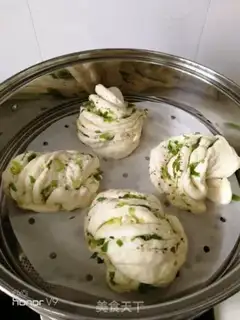Make Onion pepper rolls step 12