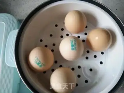 Make Frozen eggs step 1