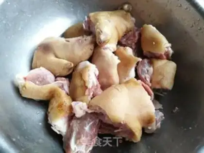 Make Peanut stew pig hoof step 0