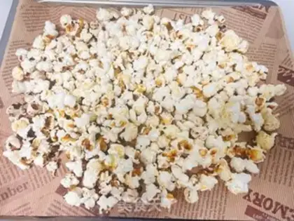 Make Butter popcorn step 4