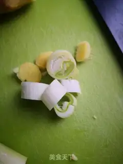 Make A souffled shrimp step 1