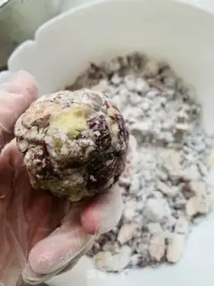 Make Sticky bean buns step 5