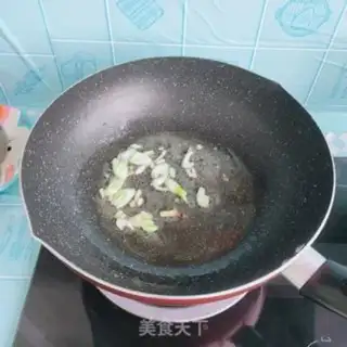 Make Pork cabbage noodles step 4