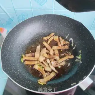Make Pork cabbage noodles step 6