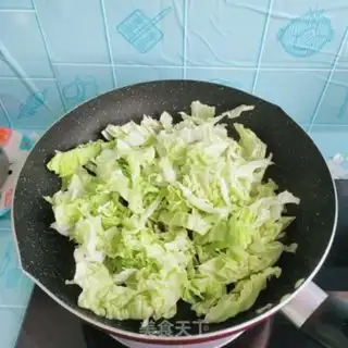 Make Pork cabbage noodles step 7