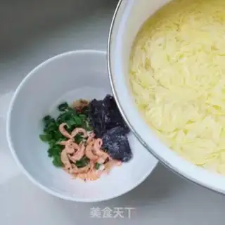 Make Onion pickles and omelet soup step 7