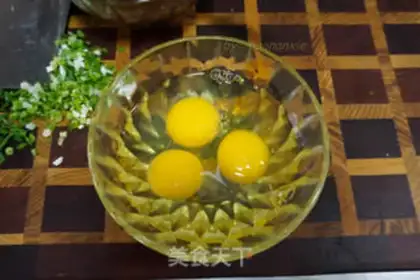 Make Egg sauce noodles step 2