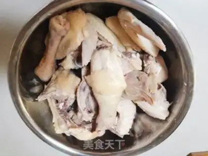 Make Three yellow chickens made of beans step 1