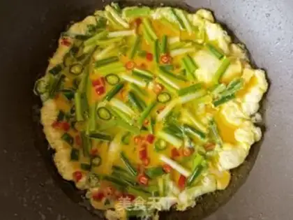 Make Cream pepper onion fried eggs step 8