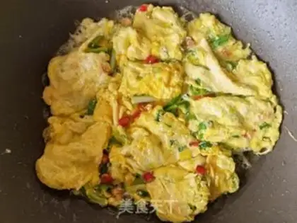 Make Cream pepper onion fried eggs step 9