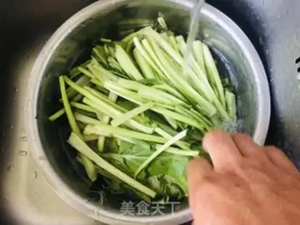 Make Garlic sauce step 0