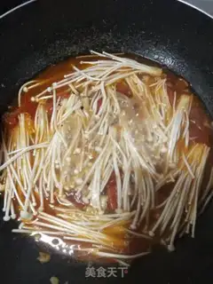 Make Tomato fat, oxen, pine mushroom soup step 5
