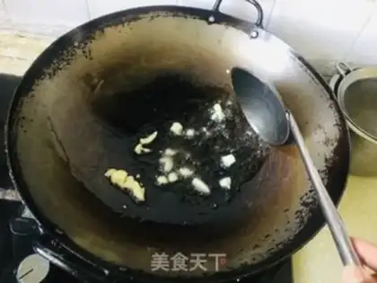 Make Garlic sauce step 1
