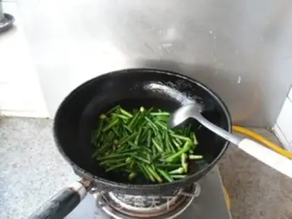 Make Spicy garlic step 4