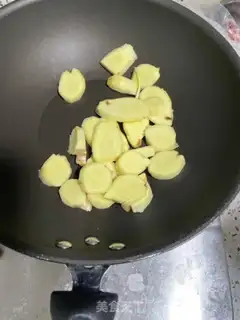 Make Pig-foot ginger step 2