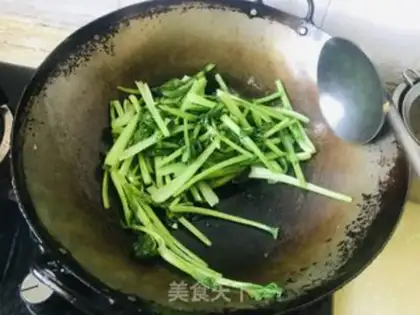 Make Garlic sauce step 5