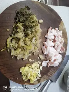 Make Five flowers and sour sauce step 0