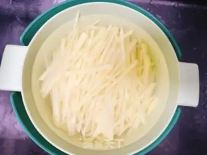 Make Spicy potatoes step 1