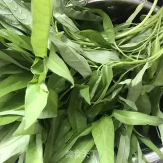 Make Tea and oil and cabbage step 0