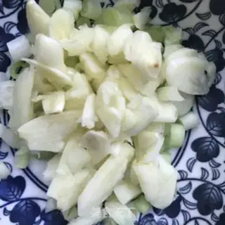 Make Tea and oil and cabbage step 1
