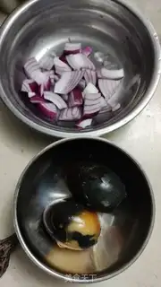 Make cucumber with eggs step 0