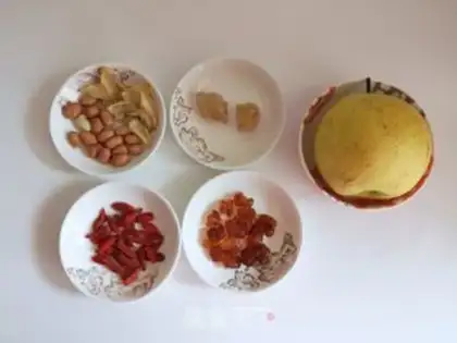 Make Peach glue pear soup step 0