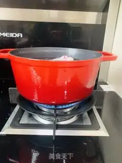 Make Big bones for a melon step 1
