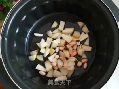 Make Peach glue pear soup step 4