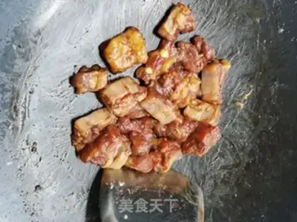 Make Red dates, small rice evaporation ribs step 1