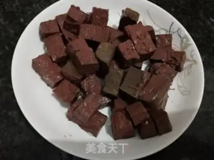 Make Spicy duck blood step 1