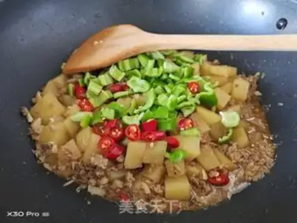 Make Spicy meat and potatoes step 6
