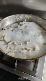 Make Thai juice with chicken claws step 5