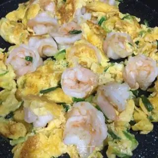Make Eggs fried shrimp step 7