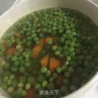 Make Shrimp and sweet peas step 1