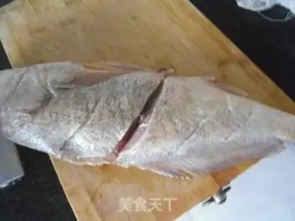 Make Fried yellowfish step 1