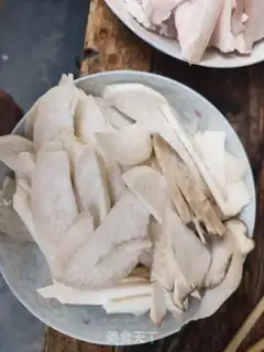 Make Five bouquets of apricot mushroom step 2