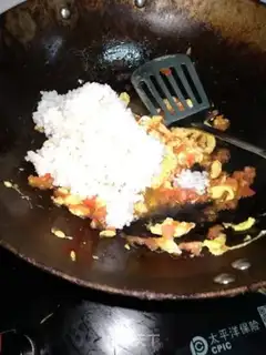 Make Tomato fried egg rice step 4