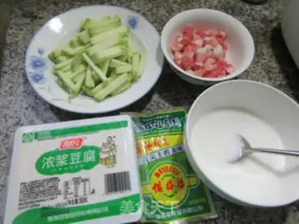 Make Squeeze the raisins and tofu step 0