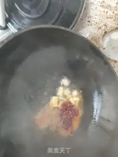 Make Five bouquets of apricot mushroom step 3