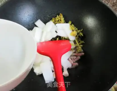 Make Soup of pickles step 3